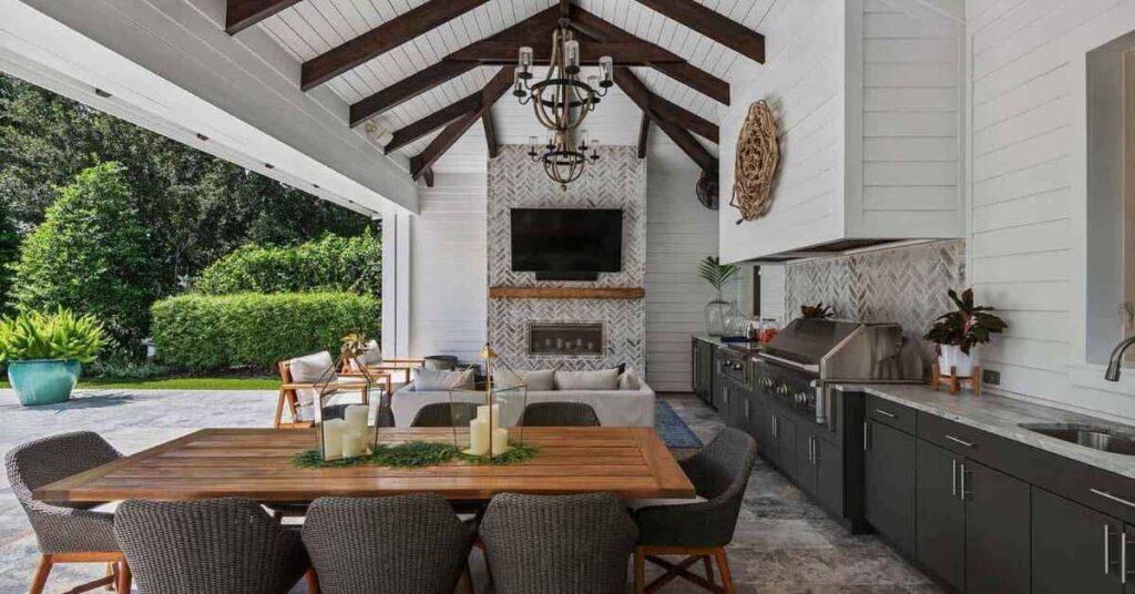 Outdoor Kitchen With Patio Dining 