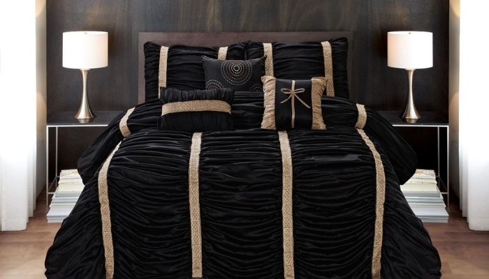 black and gold bedroom comforter sets