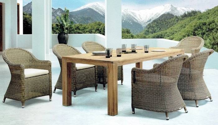 Why is traditional Japanese dining table furniture so low