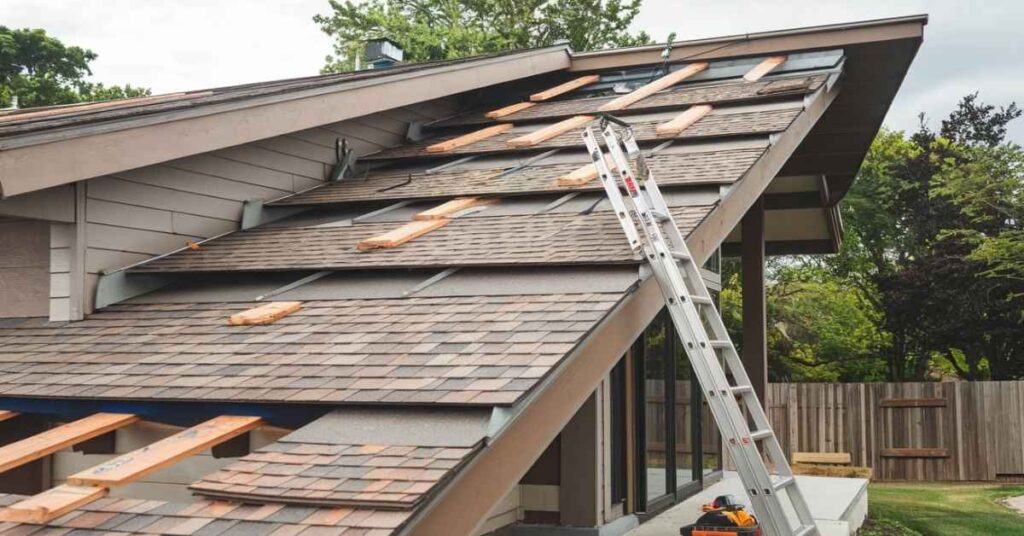 How To Get Insurance To Pay For Roof Replacement in 2024